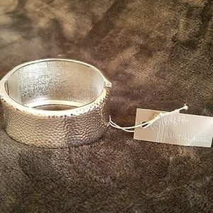 Lucy & Laurel large bangle bracelet